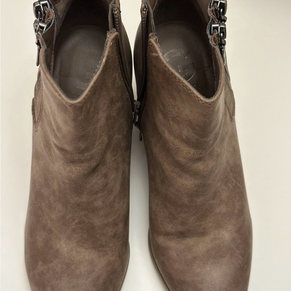 Guess Brown Ankle Boots with Suede Finish - Picture 4 of 6